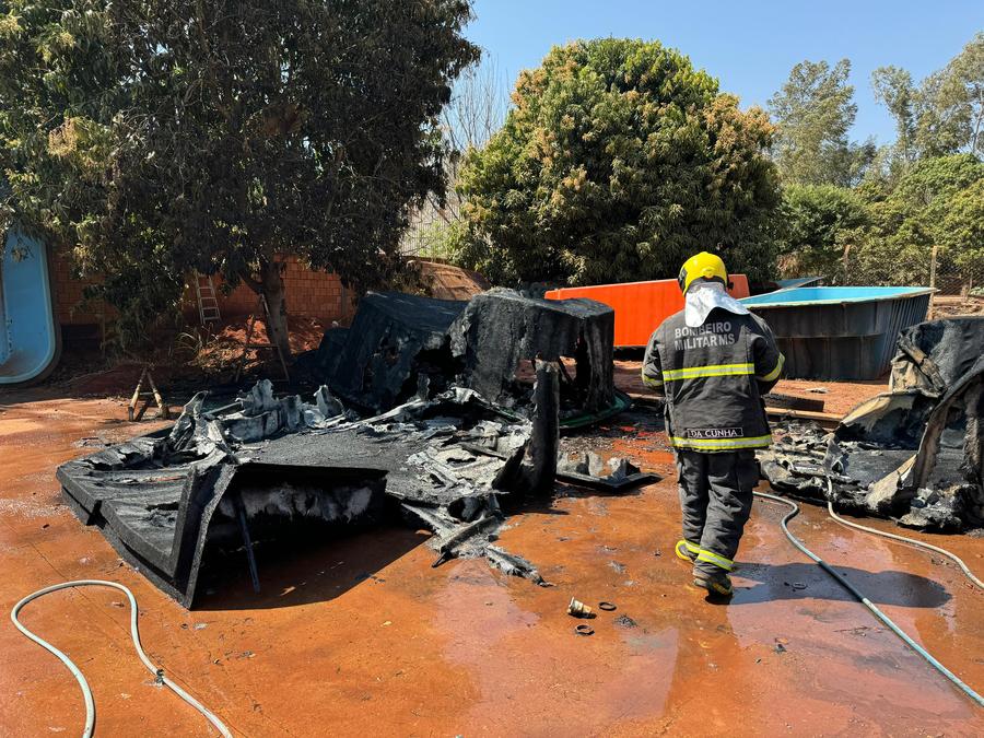 Corpo de Bombeiros é acionado para combater incêndio em fábrica de