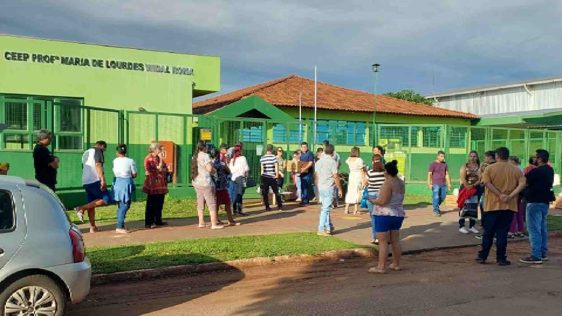 Mesários chegam às 5h30 e se deparam com colégio eleitoral fechado em Campo Grande