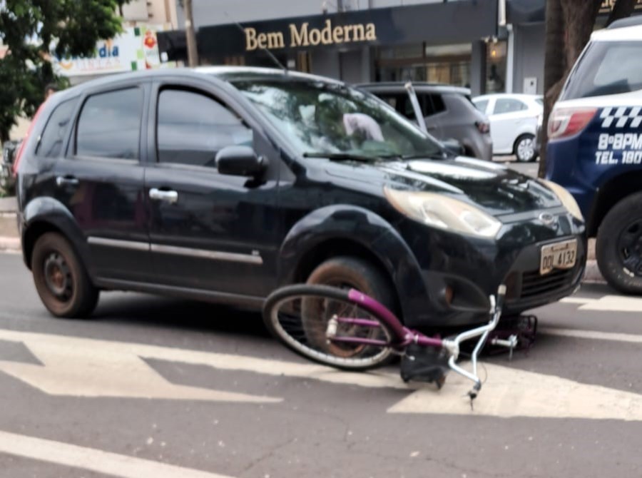 Ciclista é socorrida pelo SAMU em estado grave após acidente na área