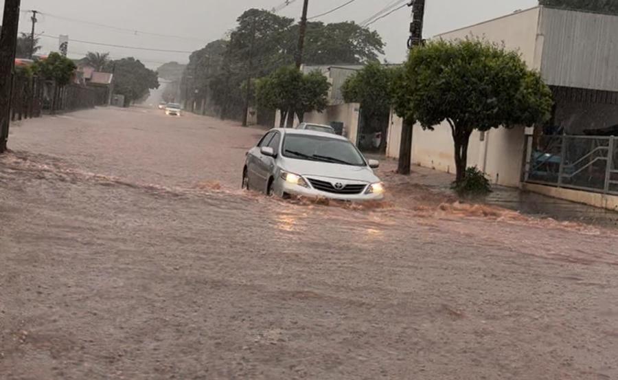 INMET emite alerta de chuvas intensas para Nova Andradina e região –