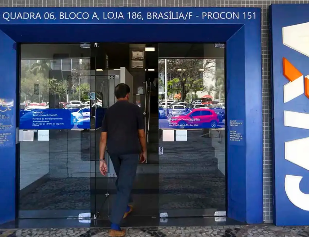 Bancos voltam a funcionar normalmente hoje