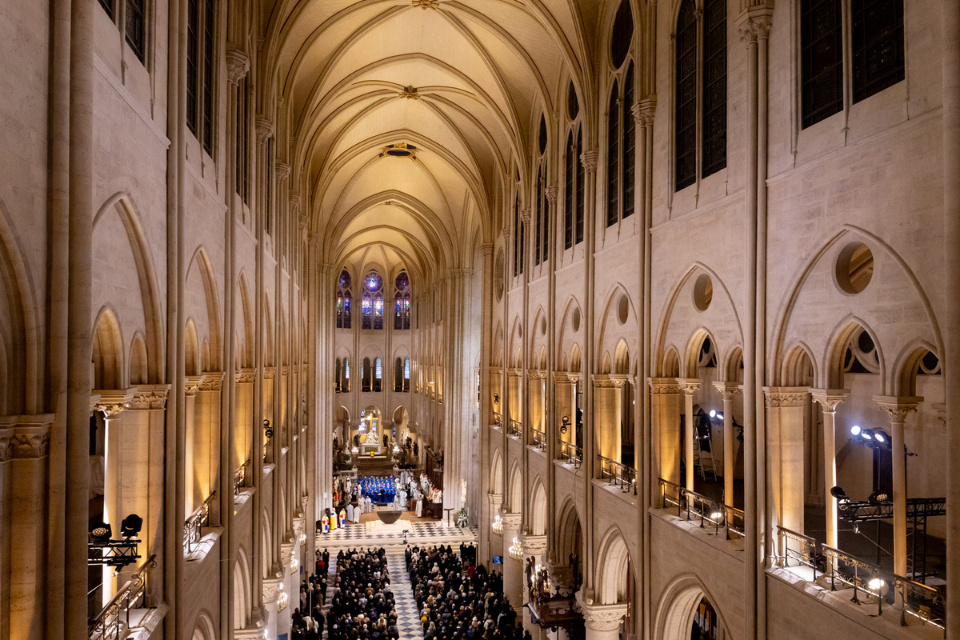 Destruída pelo fogo em 2019, Catedral de Notre-Dame é reinaugurada em Paris; veja fotos