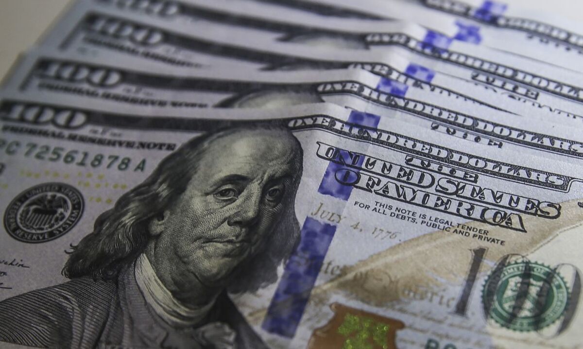 Dólar cai 2,27% e fecha a R$ 6,1237, após atuação histórica do BC