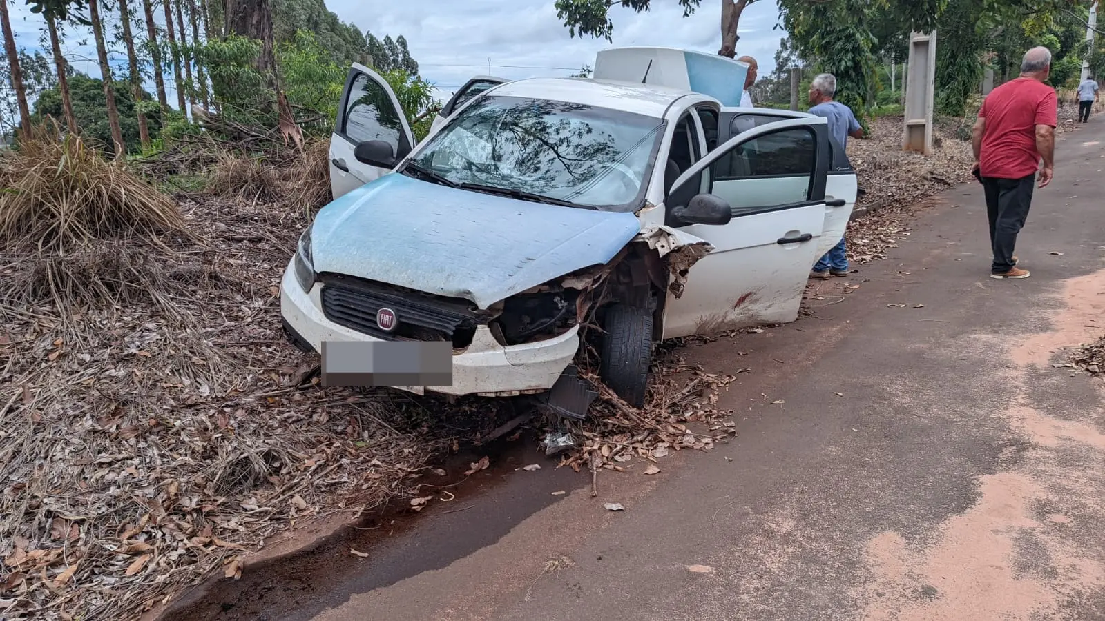 Homem de 30 anos morre em acidente entre carro e moto em Terra Rica