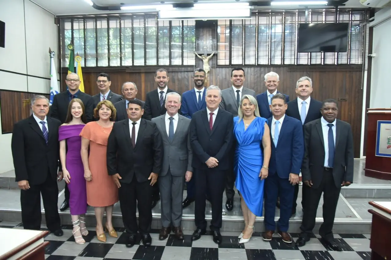 Maurício Gehlen e Pedro Baraldi tomam posse ao lado dos 15 vereadores eleitos