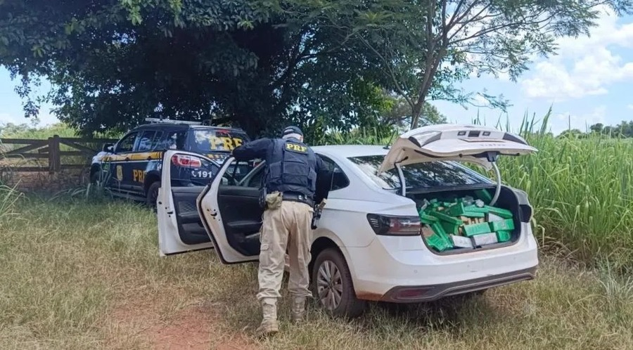 PRF apreende veículo com mais de meia tonelada de drogas na MS-395, em