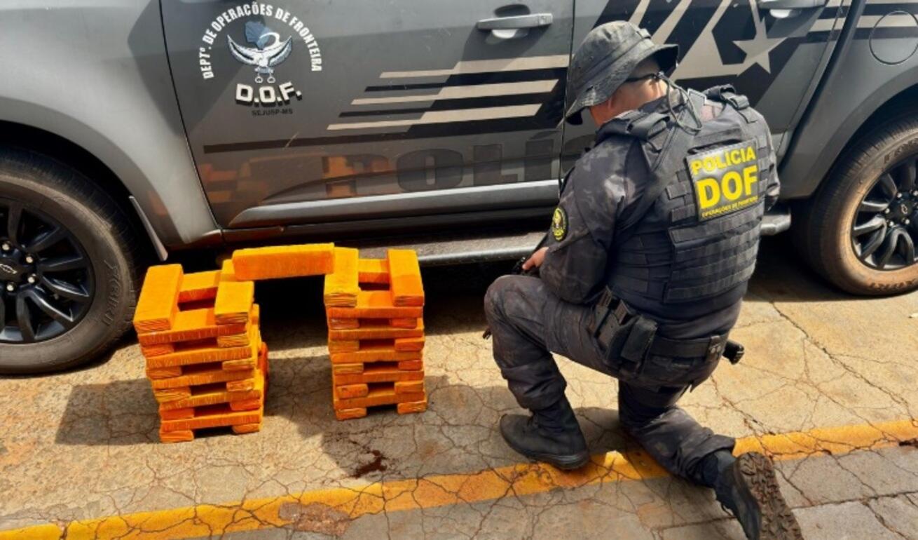 Passageiro de van é preso com 30 quilos de maconha na MS-164