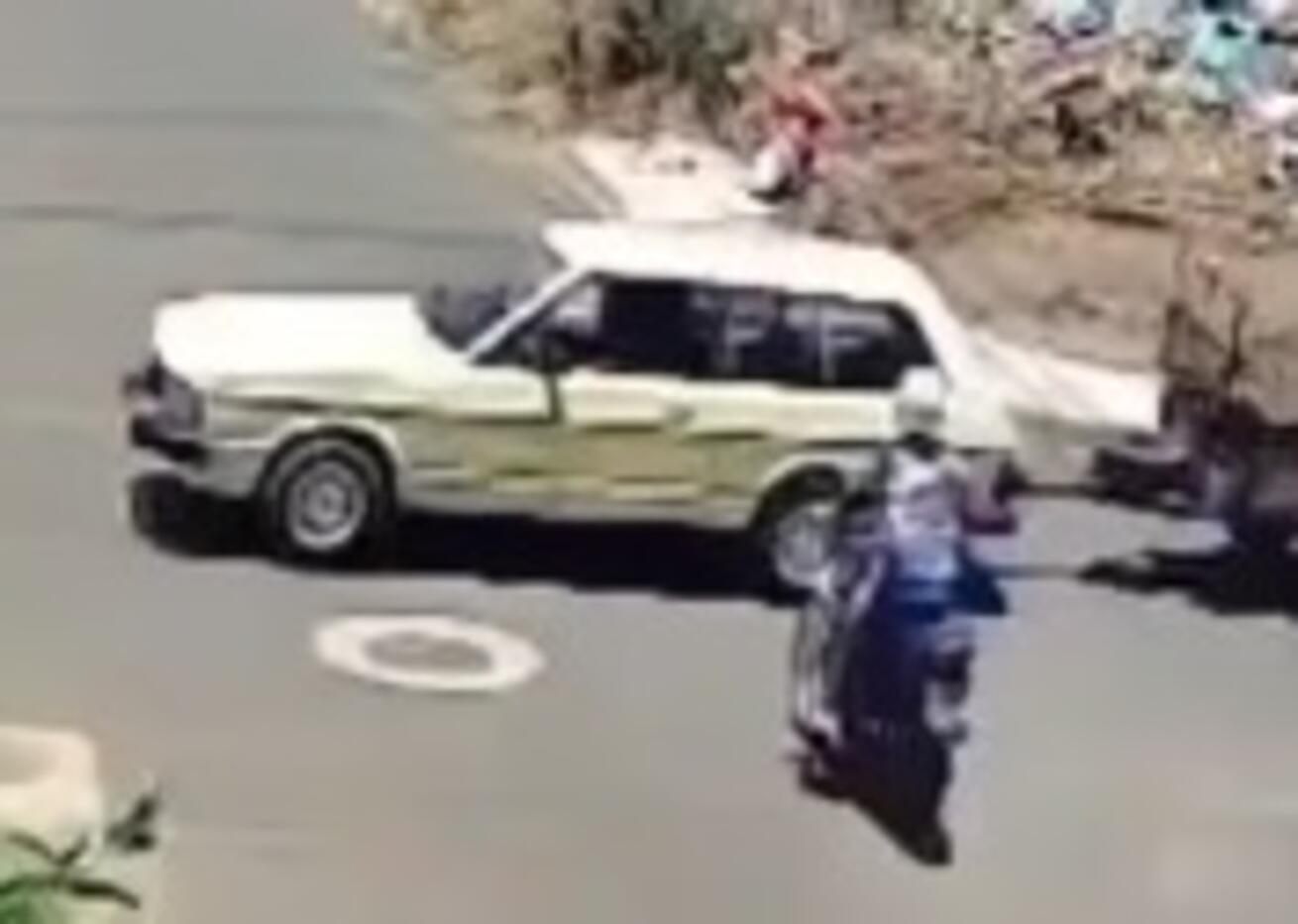 VÍDEO: Motociclista é arremessado em colisão com carro